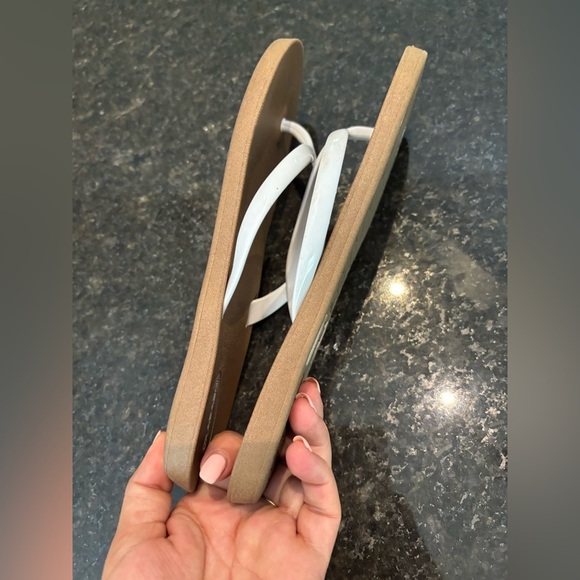 Okabashi Lightweight Recycled Flip Flops - Picture 4 of 5